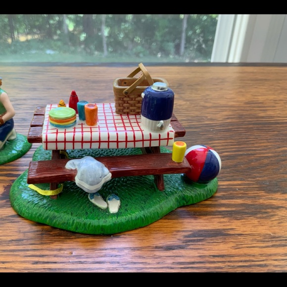 Department 56 Accessories Snow Village Summertime Family Picnic (Set of 3) - Picture 2 of 8